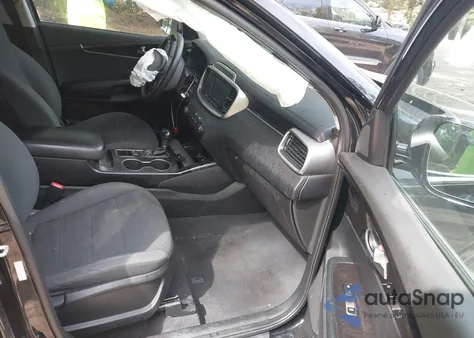 2017 Kia Sorento 2.4L L из США, поврежденный, VIN 5XYPG4A38HG275843